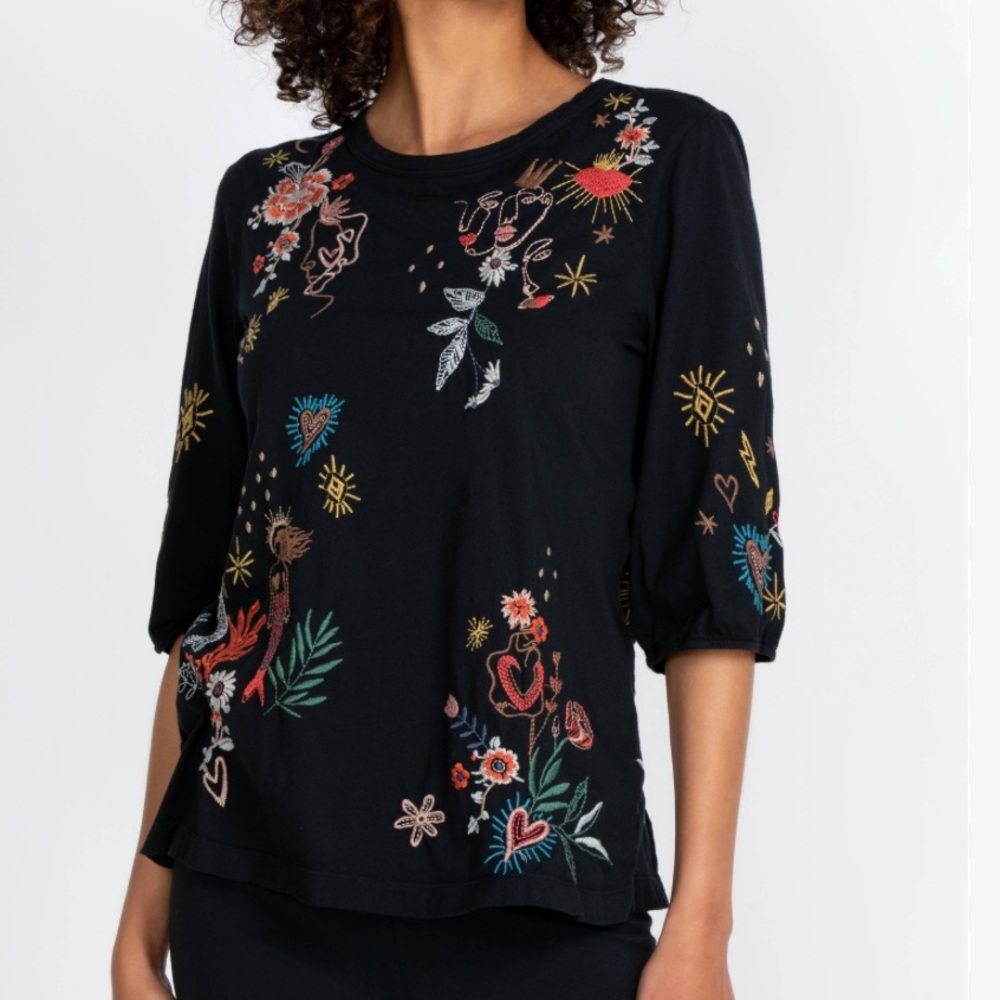 Johnny Was Ruth Puff Sleeve
Floral Embroidered Tee L